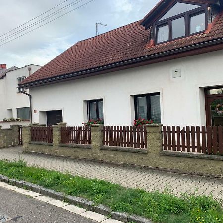 Tolarova Apartmán Pardubice Kültér fotó