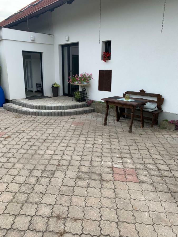 Tolarova Apartmán Pardubice Kültér fotó